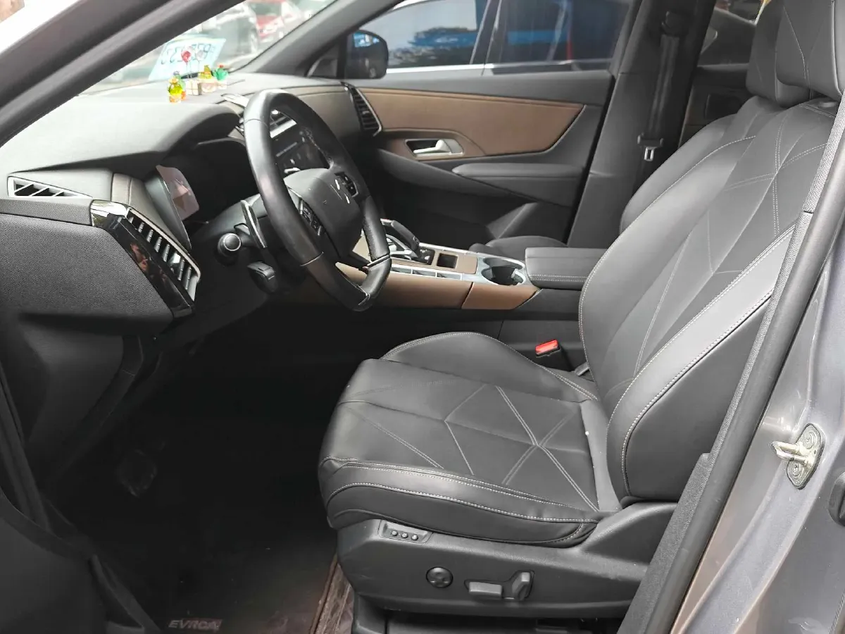 2022 DS 7 1.6T 180HP L4 8AT,autocango,china used car exporter,china ev exporter,chinese used car exporter,chinese used ev exporter