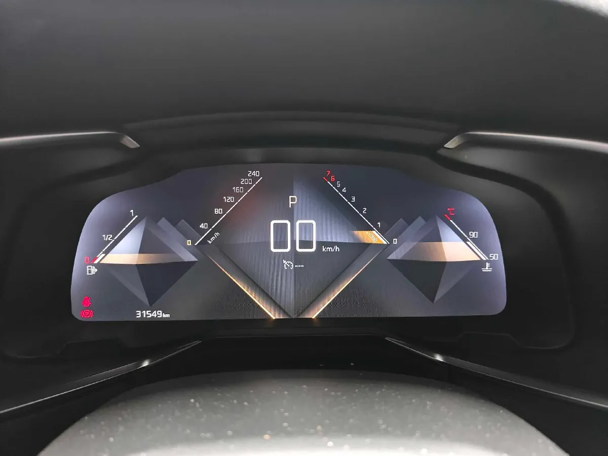 2022 DS 7 1.6T 180HP L4 8AT,autocango,china used car exporter,china ev exporter,chinese used car exporter,chinese used ev exporter