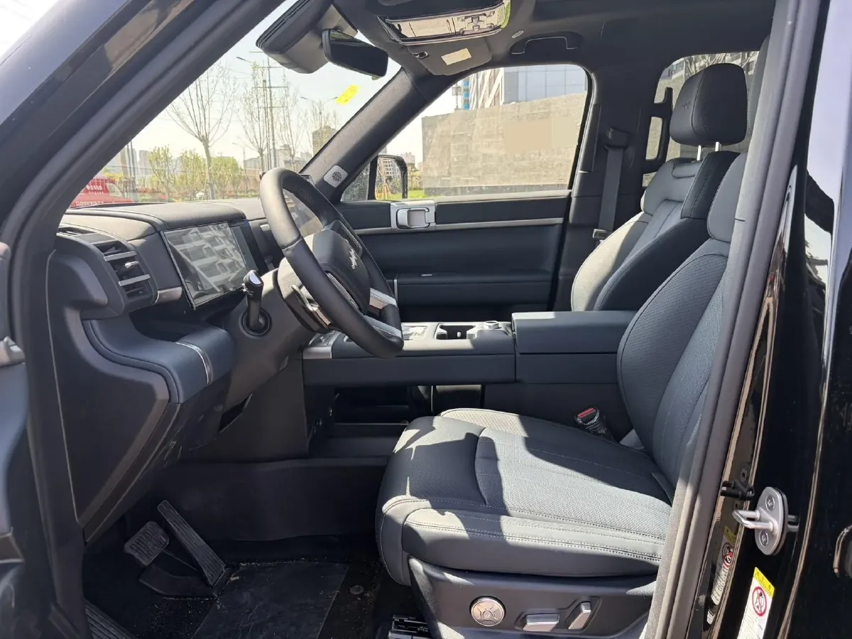 2025 FangChengBao Tai 7 1.5T 156HP L4 E-CVT PHEV,autocango,china used car exporter,china ev exporter,chinese used car exporter,chinese used ev exporter