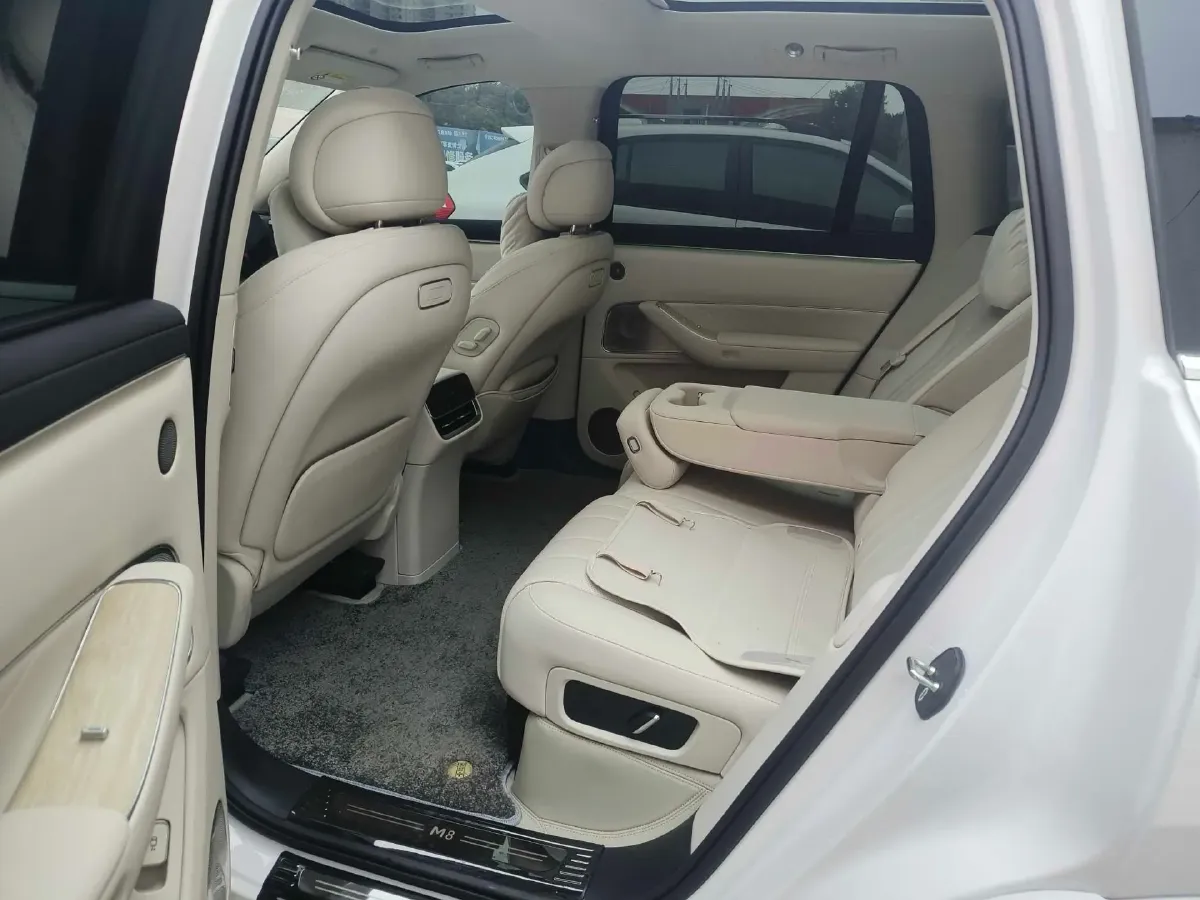 2025 AITO AITO M8 REEV 160HP REEV 53.4KWH,autocango,china used car exporter,china ev exporter,chinese used car exporter,chinese used ev exporter