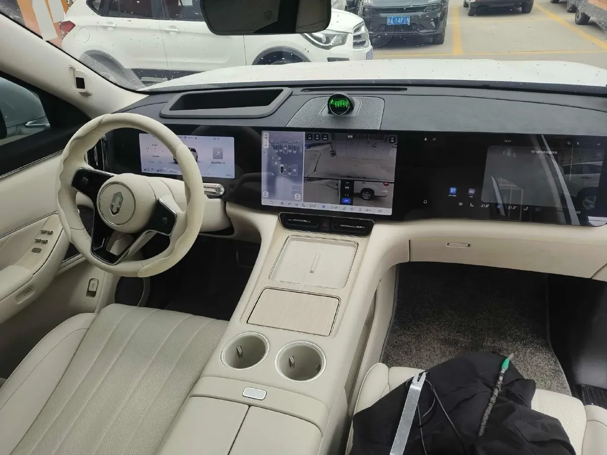 2025 AITO AITO M8 REEV 160HP REEV 53.4KWH,autocango,china used car exporter,china ev exporter,chinese used car exporter,chinese used ev exporter