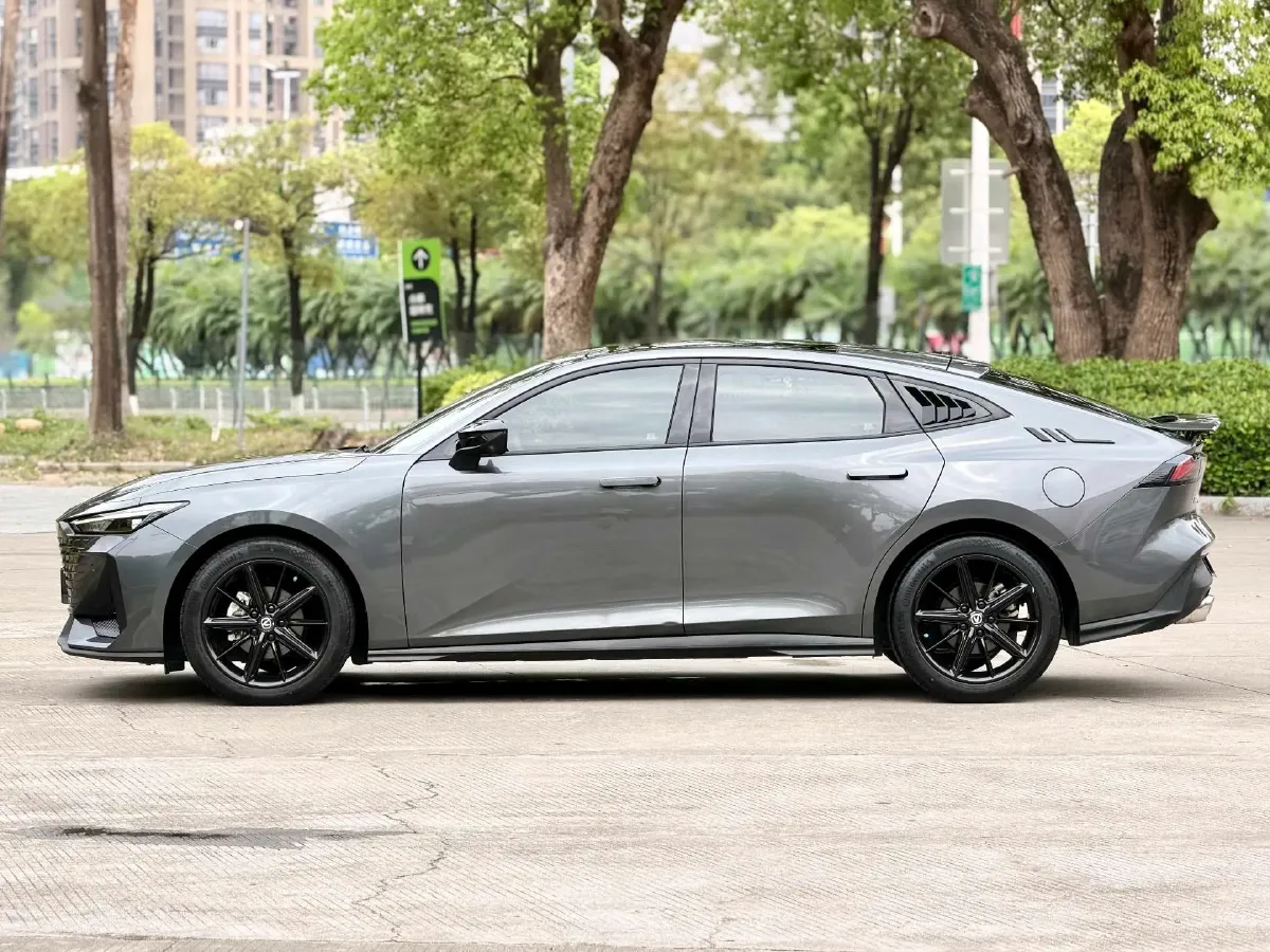 2023 ChangAn UNI-V 1.5T 188HP L4 7DCT,autocango,china used car exporter,china ev exporter,chinese used car exporter,chinese used ev exporter