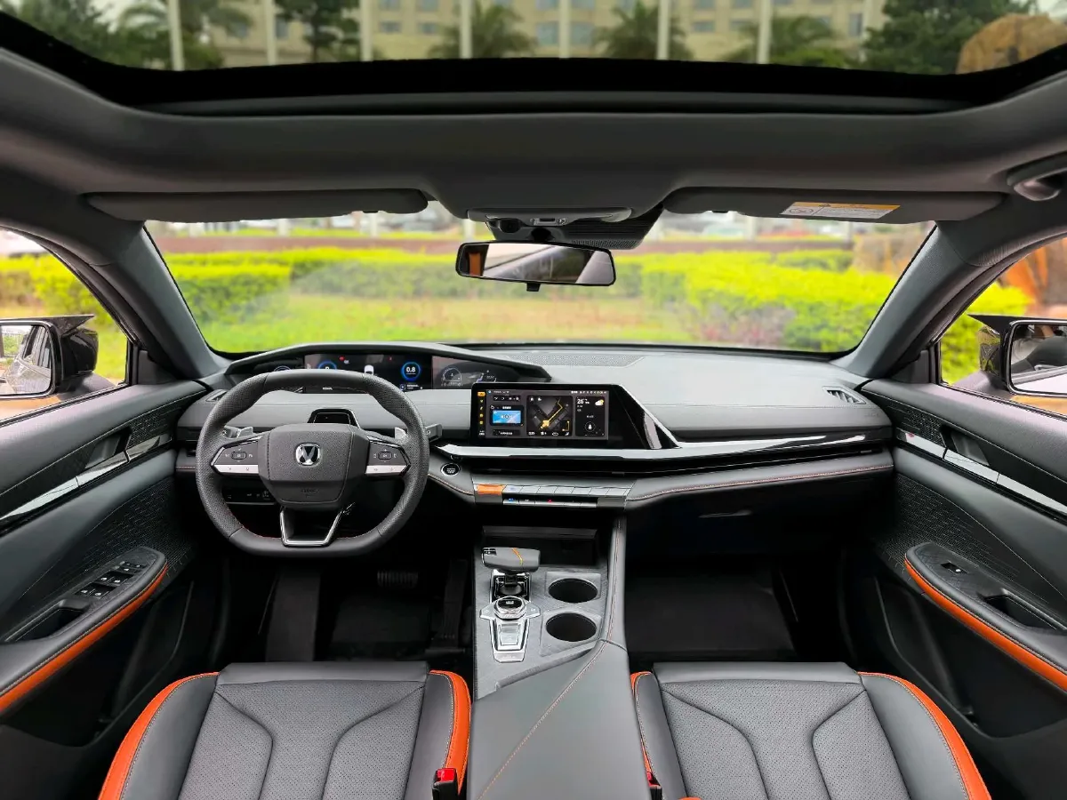 2023 ChangAn UNI-V 1.5T 188HP L4 7DCT,autocango,china used car exporter,china ev exporter,chinese used car exporter,chinese used ev exporter