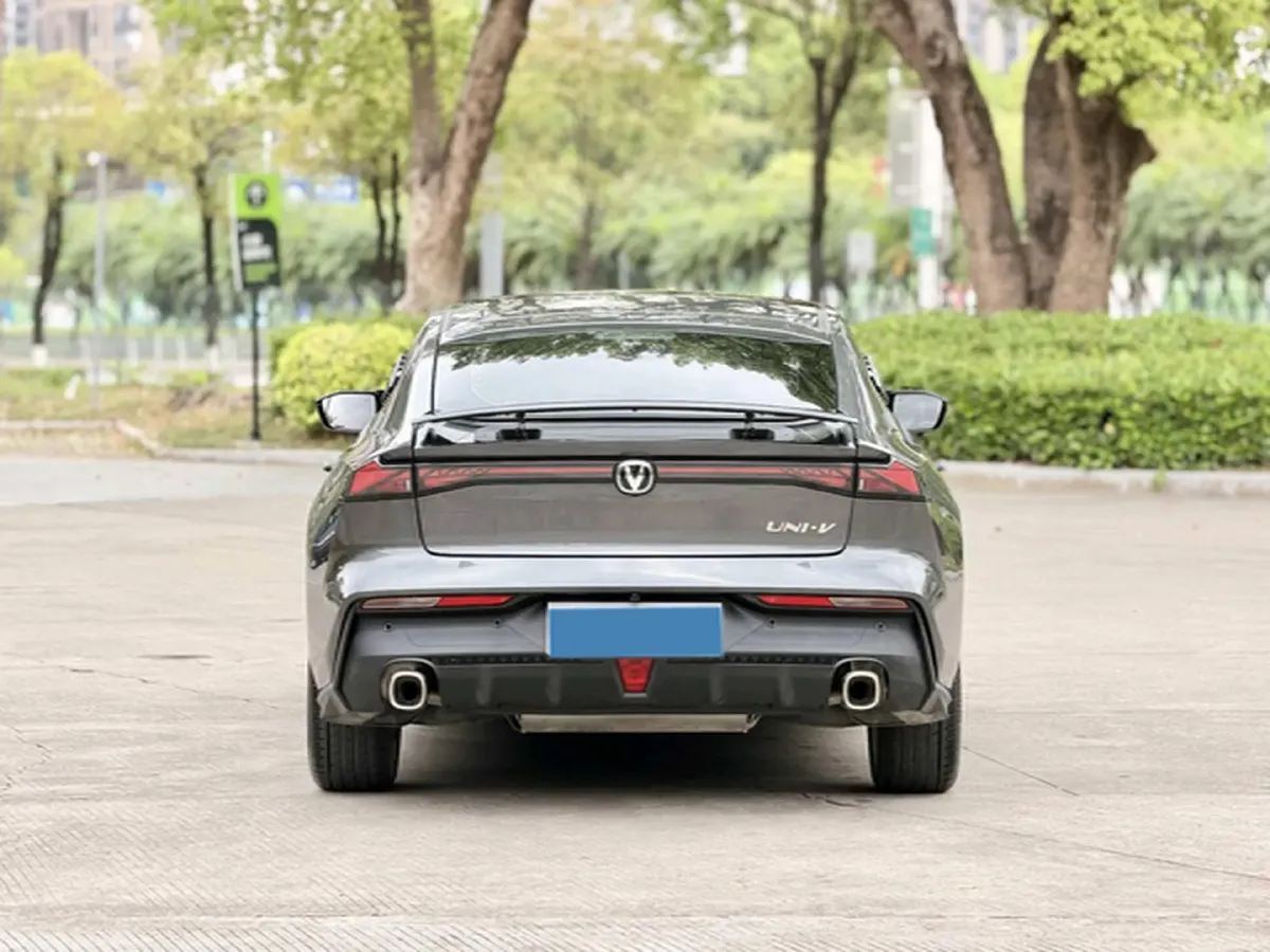 2023 ChangAn UNI-V 1.5T 188HP L4 7DCT,autocango,china used car exporter,china ev exporter,chinese used car exporter,chinese used ev exporter
