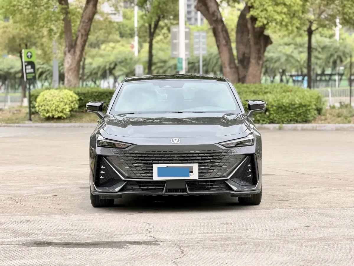 2023 ChangAn UNI-V 1.5T 188HP L4 7DCT,autocango,china used car exporter,china ev exporter,chinese used car exporter,chinese used ev exporter