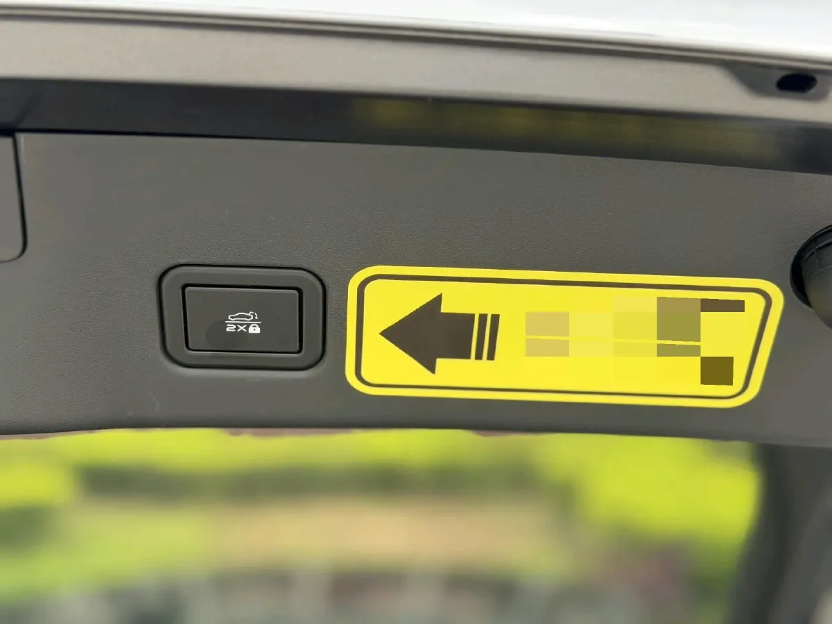 2023 ChangAn UNI-V 1.5T 188HP L4 7DCT,autocango,china used car exporter,china ev exporter,chinese used car exporter,chinese used ev exporter