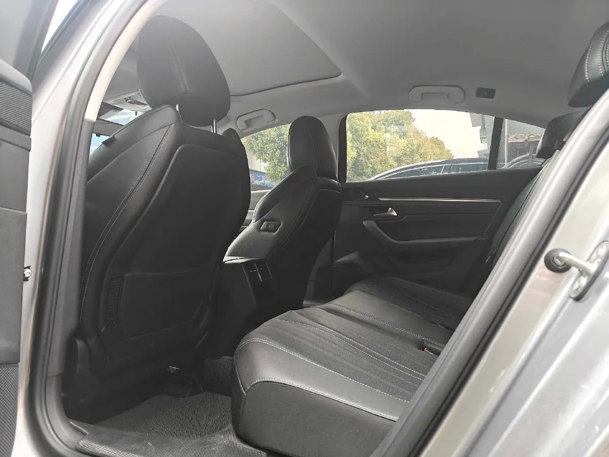 2025 Peugeot 508 1.8T 211HP L4 8AT,autocango,china used car exporter,china ev exporter,chinese used car exporter,chinese used ev exporter