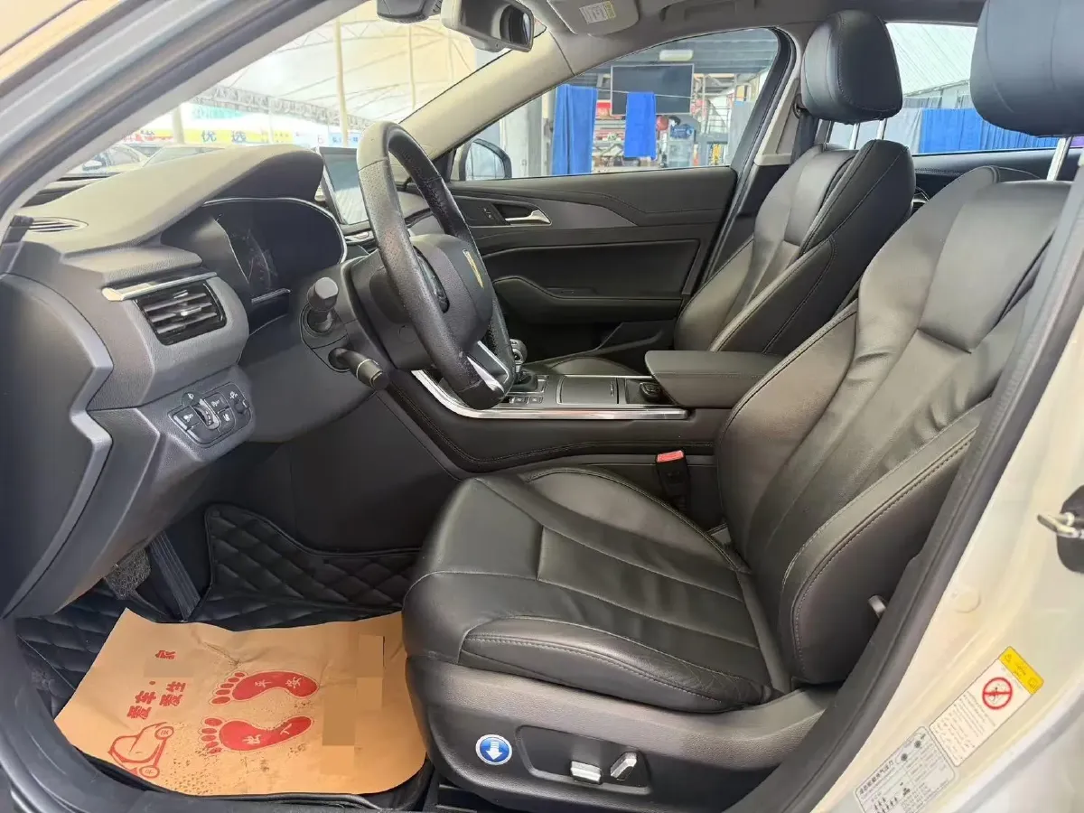 2020 HongQi H5 1.8T 197HP L4 6AT,autocango,china used car exporter,china ev exporter,chinese used car exporter,chinese used ev exporter