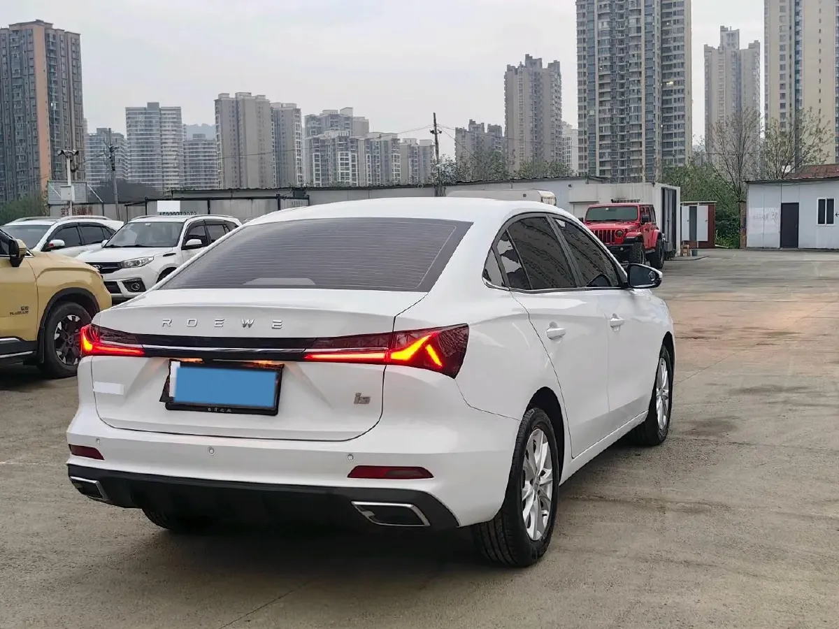 2023 Roewe i5 1.5L 129HP L4 CVT,autocango,china used car exporter,china ev exporter,chinese used car exporter,chinese used ev exporter