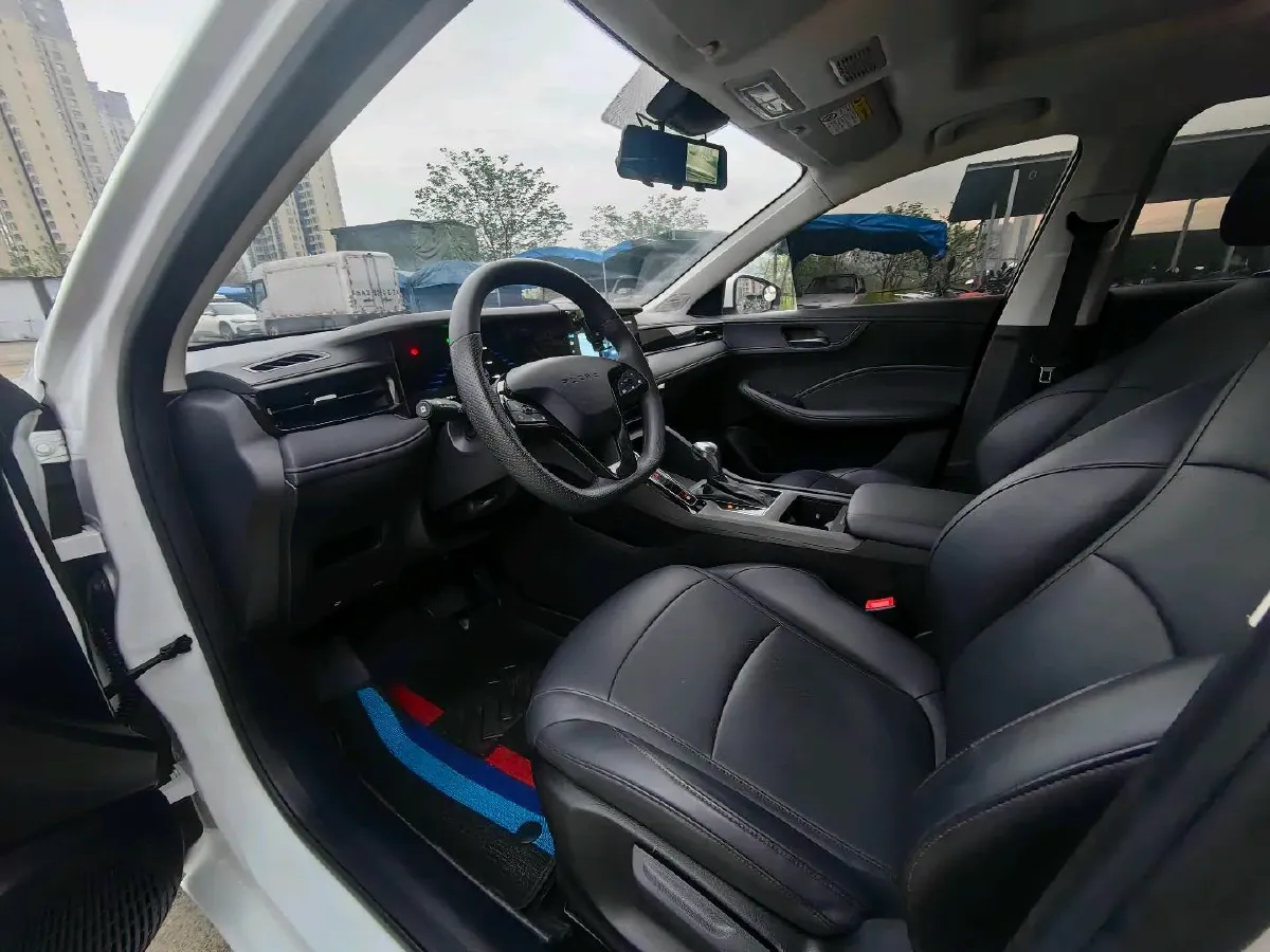 2023 Roewe i5 1.5L 129HP L4 CVT,autocango,china used car exporter,china ev exporter,chinese used car exporter,chinese used ev exporter