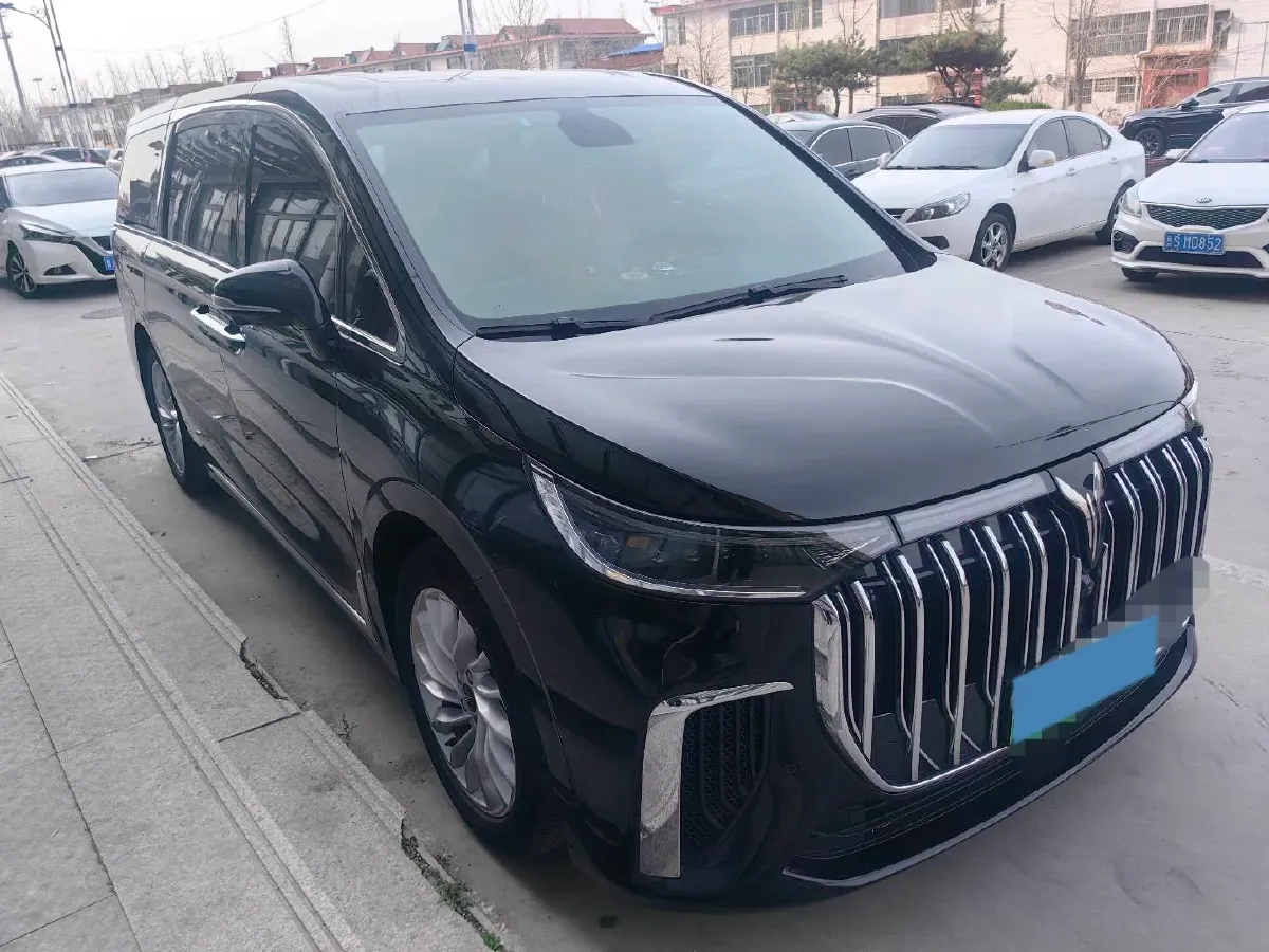 2024 Voyah Dream 1.5T 150HP L4 PHEV 43KWH,autocango,china used car exporter,china ev exporter,chinese used car exporter,chinese used ev exporter