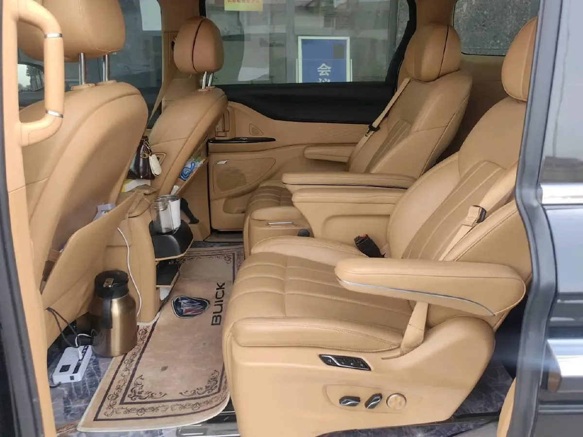 2024 Voyah Dream 1.5T 150HP L4 PHEV 43KWH,autocango,china used car exporter,china ev exporter,chinese used car exporter,chinese used ev exporter