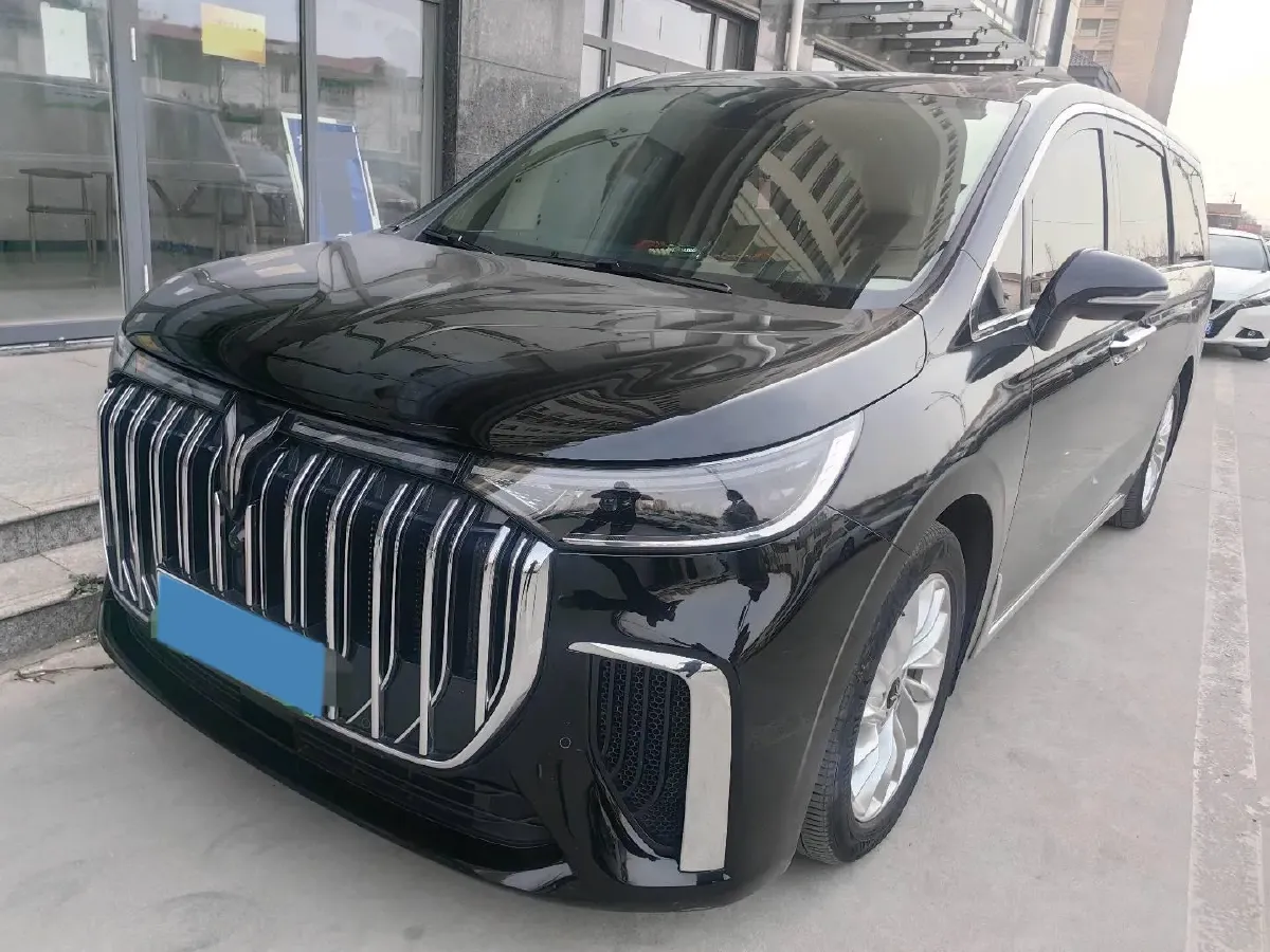2024 Voyah Dream 1.5T 150HP L4 PHEV 43KWH,autocango,china used car exporter,china ev exporter,chinese used car exporter,chinese used ev exporter