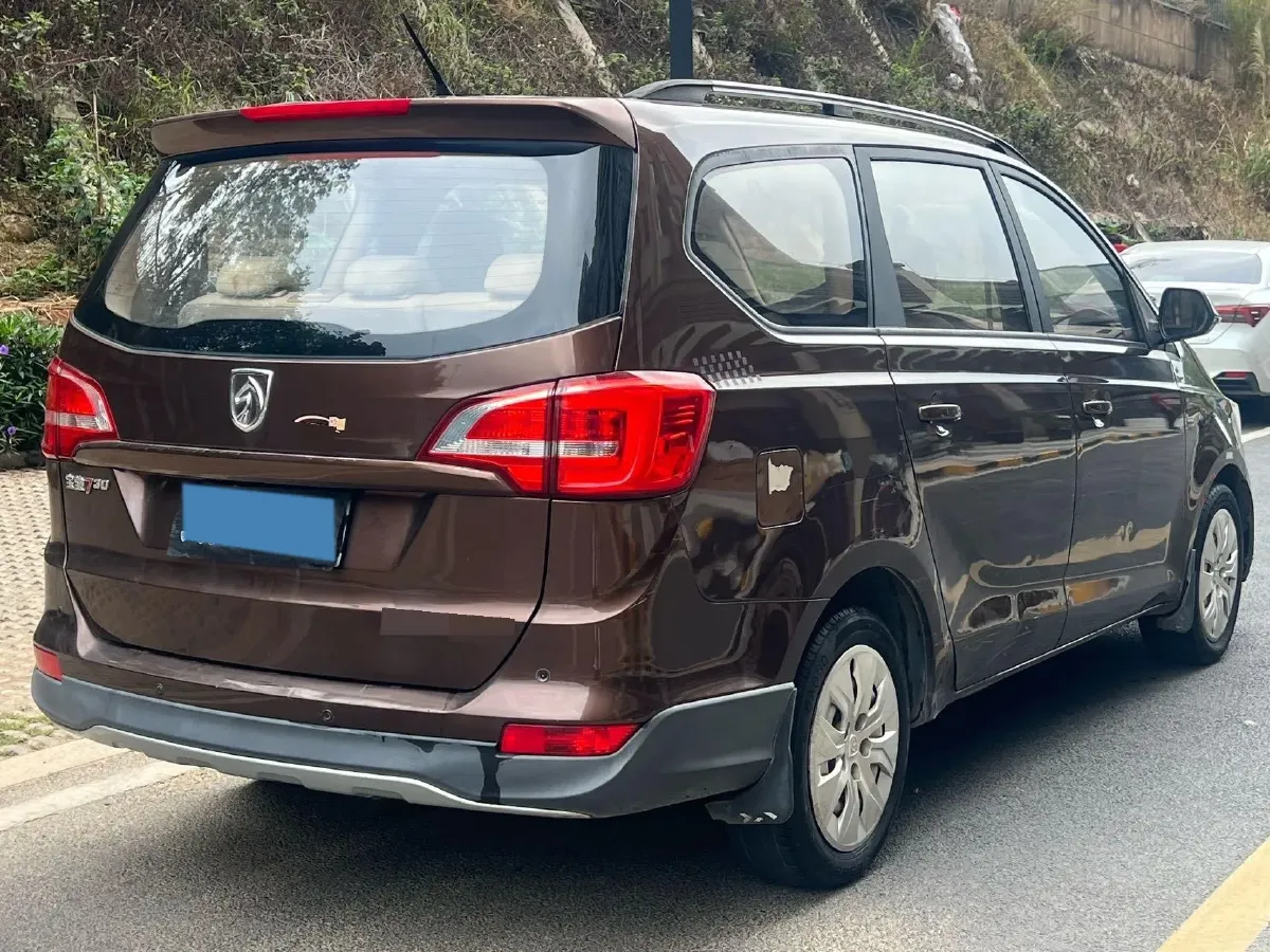 2019 BaoJun 730 1.5L 105HP L4 6MT,autocango,china used car exporter,china ev exporter,chinese used car exporter,chinese used ev exporter