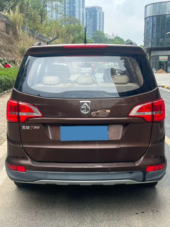 2019 BaoJun 730 1.5L 105HP L4 6MT,autocango,china used car exporter,china ev exporter,chinese used car exporter,chinese used ev exporter