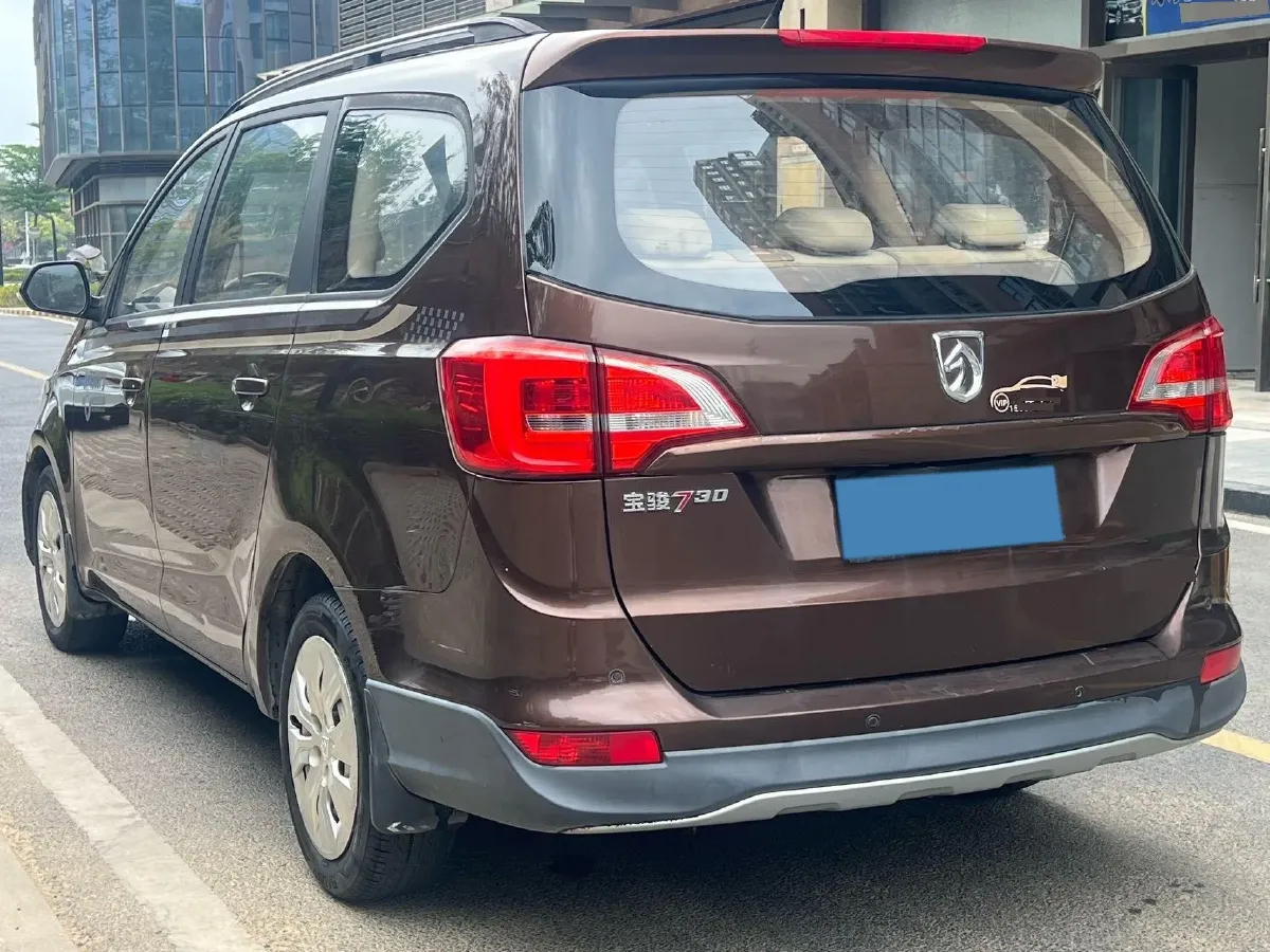 2019 BaoJun 730 1.5L 105HP L4 6MT,autocango,china used car exporter,china ev exporter,chinese used car exporter,chinese used ev exporter