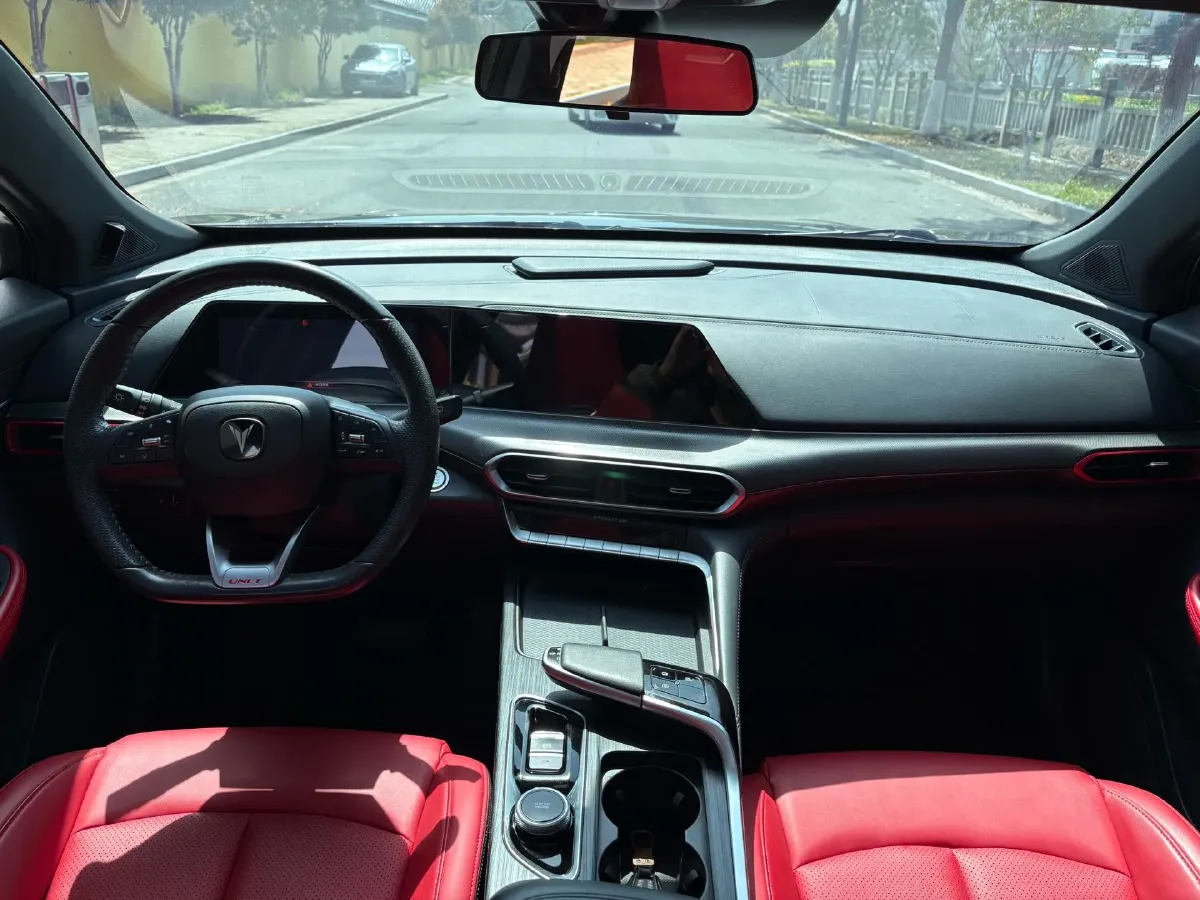 2020 ChangAn UNI-T 1.5T 180HP L4 7DCT,autocango,china used car exporter,china ev exporter,chinese used car exporter,chinese used ev exporter