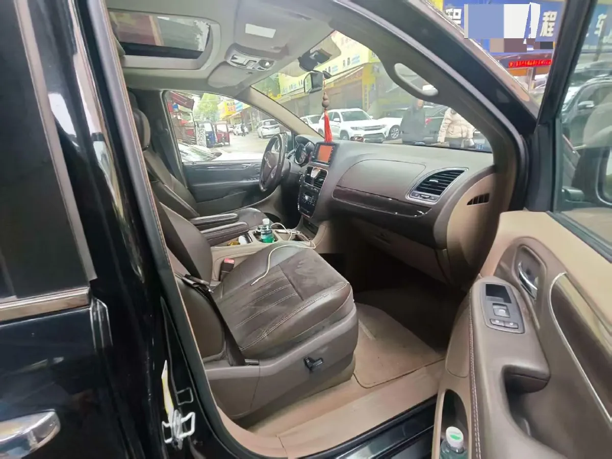 2013 Chrysler Pacifica 3.6L 283HP V6 6AT,autocango,china used car exporter,china ev exporter,chinese used car exporter,chinese used ev exporter