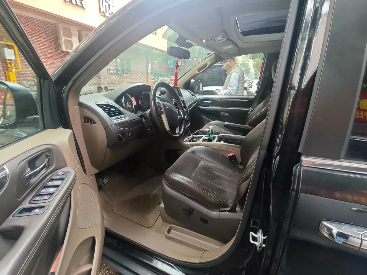 2013 Chrysler Pacifica 3.6L 283HP V6 6AT,autocango,china used car exporter,china ev exporter,chinese used car exporter,chinese used ev exporter