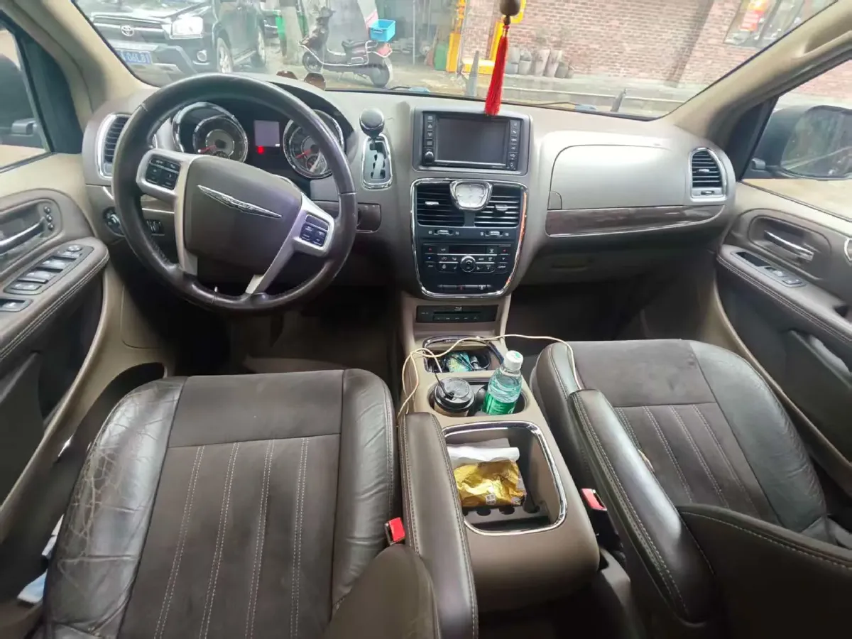 2013 Chrysler Pacifica 3.6L 283HP V6 6AT,autocango,china used car exporter,china ev exporter,chinese used car exporter,chinese used ev exporter