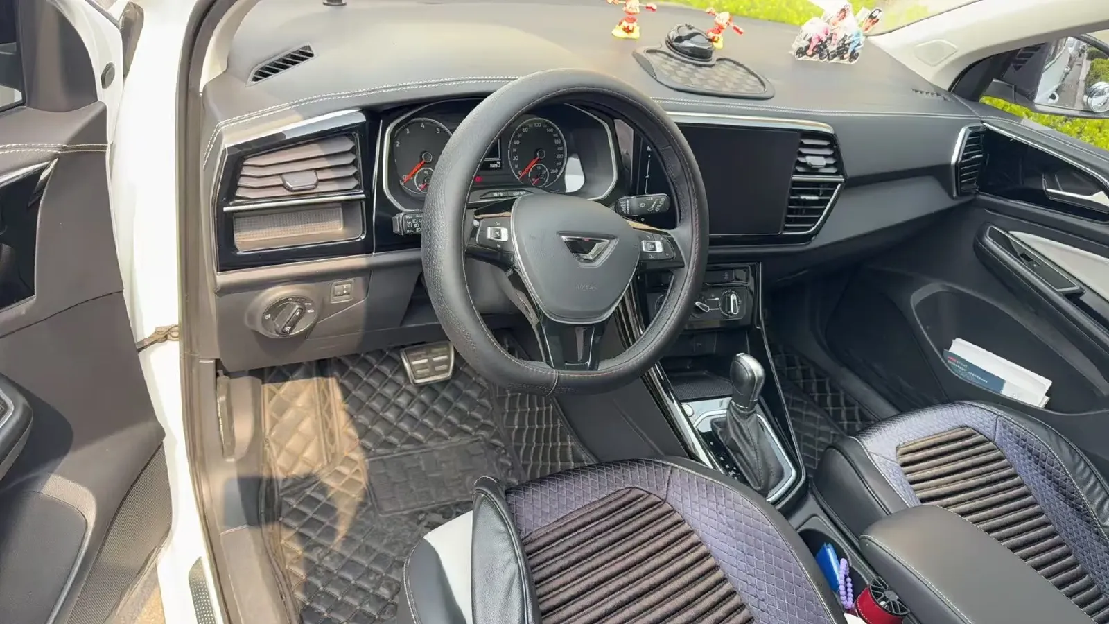 2022 Jetta VS7 1.4T 150HP L4 6AT,autocango,china used car exporter,china ev exporter,chinese used car exporter,chinese used ev exporter