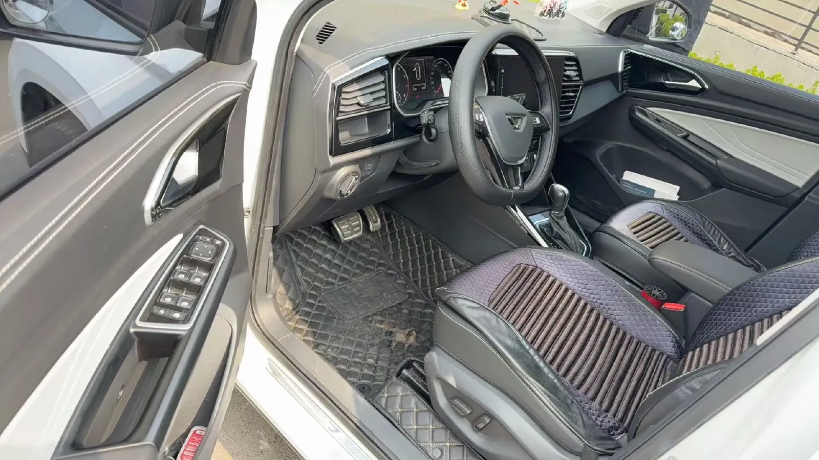 2022 Jetta VS7 1.4T 150HP L4 6AT,autocango,china used car exporter,china ev exporter,chinese used car exporter,chinese used ev exporter