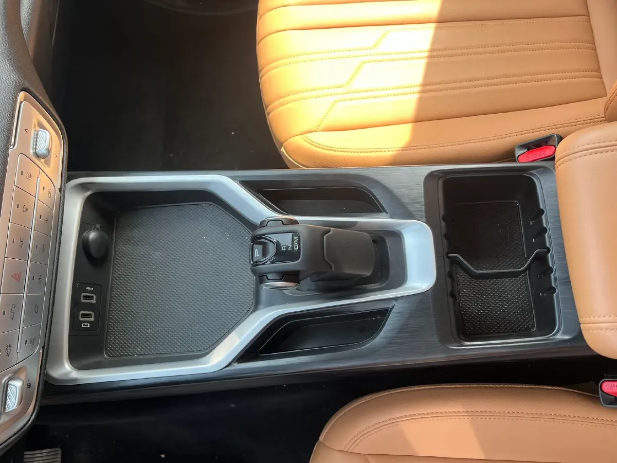 2025 Haval H5 2.0T 166HP L4 8AT,autocango,china used car exporter,china ev exporter,chinese used car exporter,chinese used ev exporter