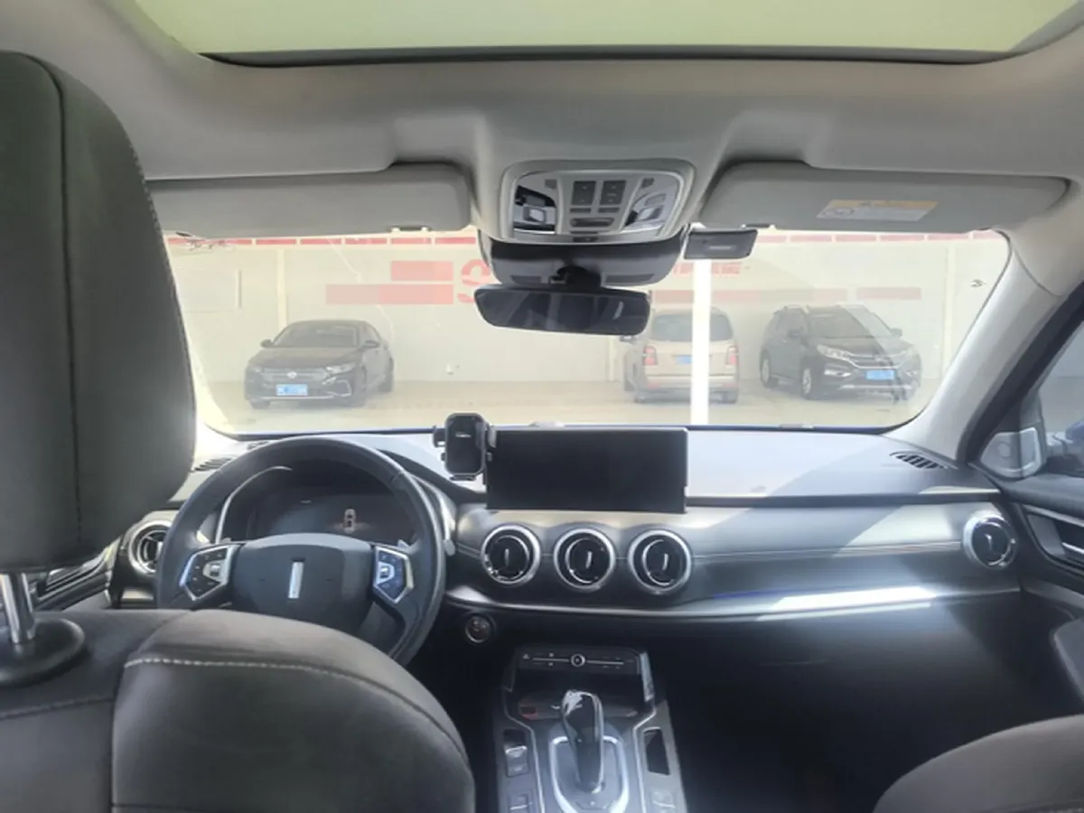 2020 WEY VV6 2.0T 227HP L4 7DCT,autocango,china used car exporter,china ev exporter,chinese used car exporter,chinese used ev exporter