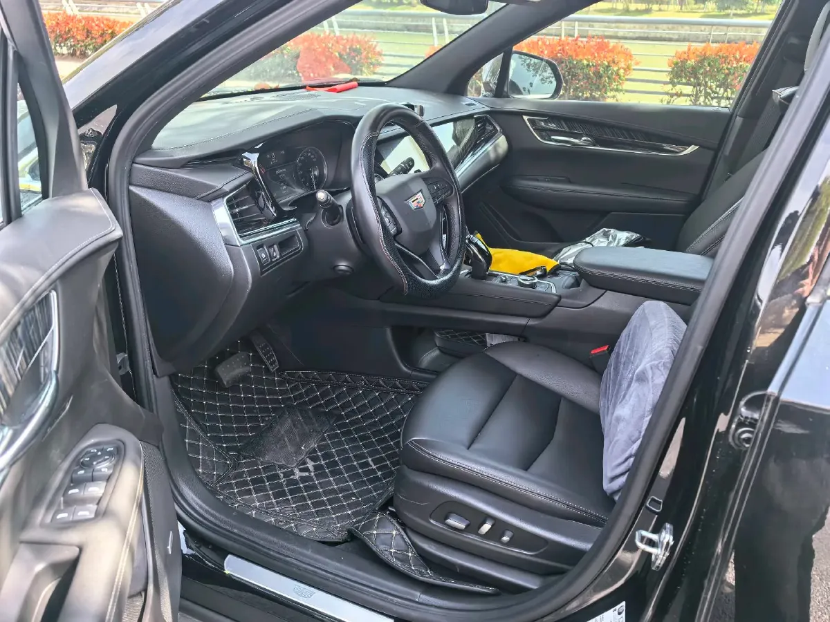 2022 Cadillac XT6 2.0T 237HP L4 9AT,autocango,china used car exporter,china ev exporter,chinese used car exporter,chinese used ev exporter