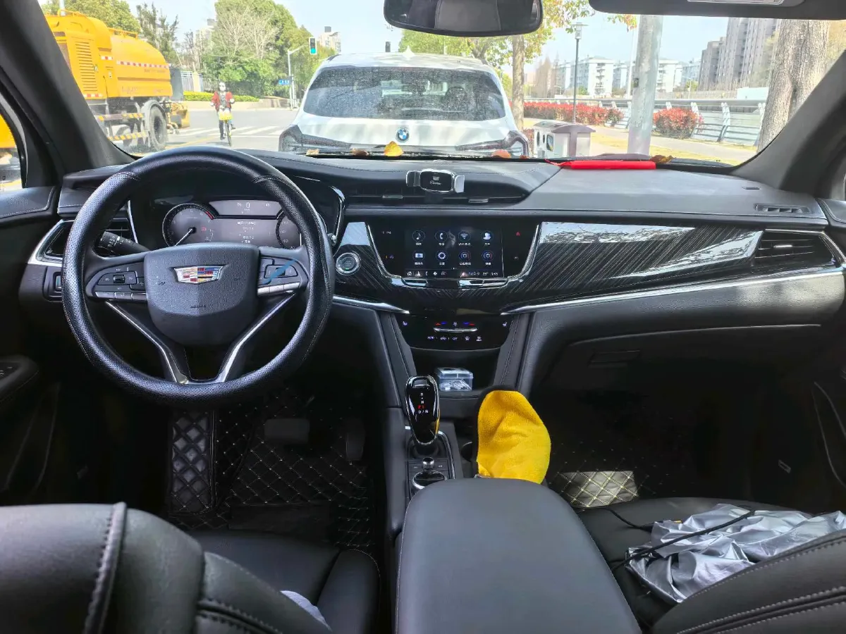 2022 Cadillac XT6 2.0T 237HP L4 9AT,autocango,china used car exporter,china ev exporter,chinese used car exporter,chinese used ev exporter