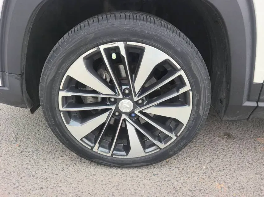 2021 ChangAn CS35 Plus 1.4T 160HP L4 7DCT,autocango,china used car exporter,china ev exporter,chinese used car exporter,chinese used ev exporter