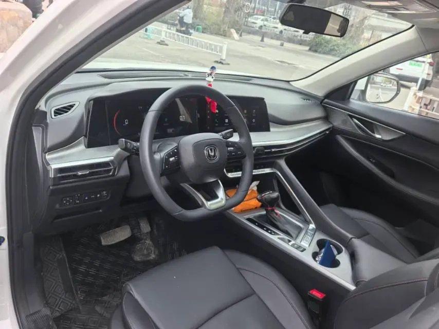 2021 ChangAn CS35 Plus 1.4T 160HP L4 7DCT,autocango,china used car exporter,china ev exporter,chinese used car exporter,chinese used ev exporter