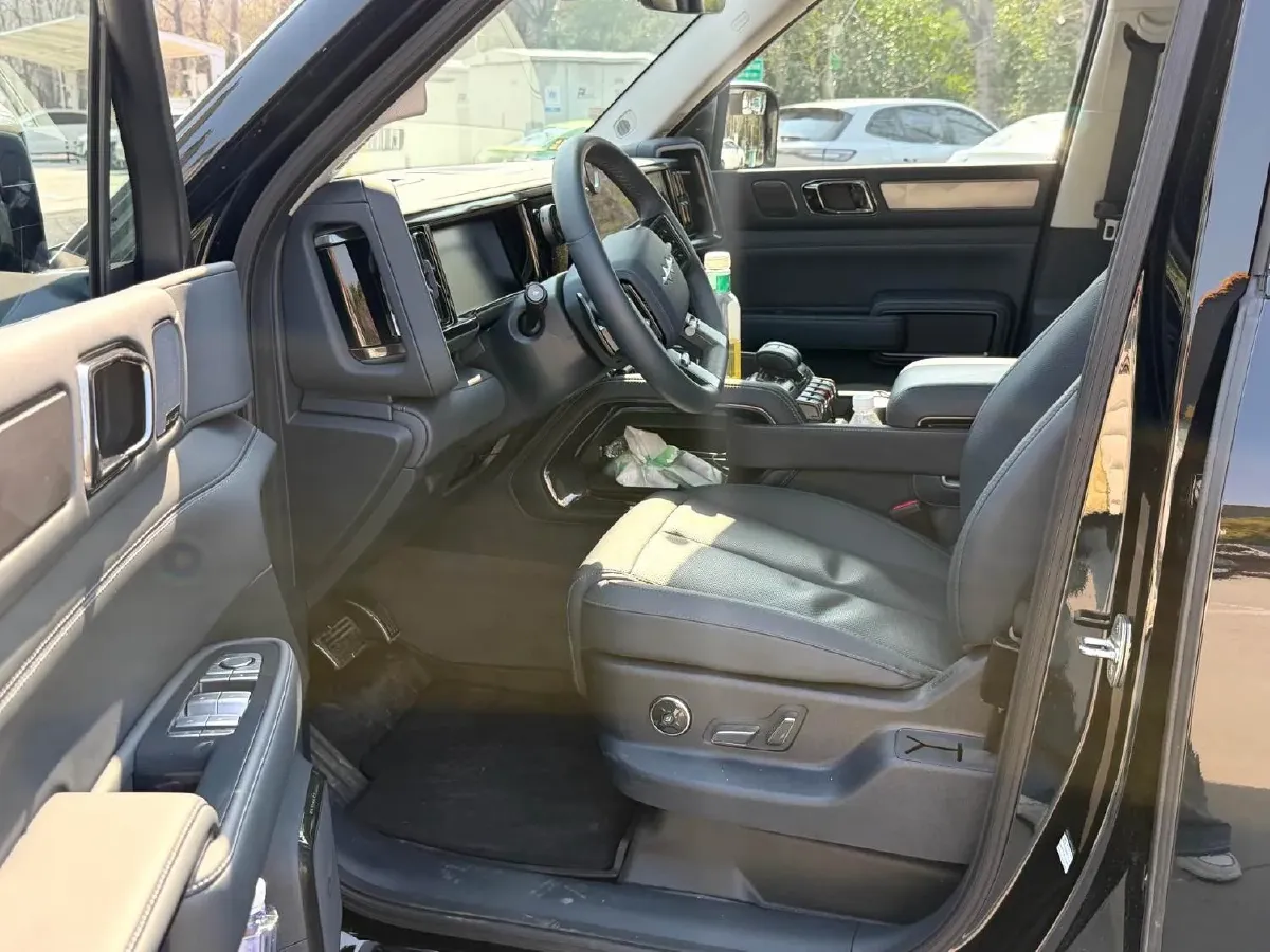 2026 AITO AITO M7 REEV 160HP REEV,autocango,china used car exporter,china ev exporter,chinese used car exporter,chinese used ev exporter