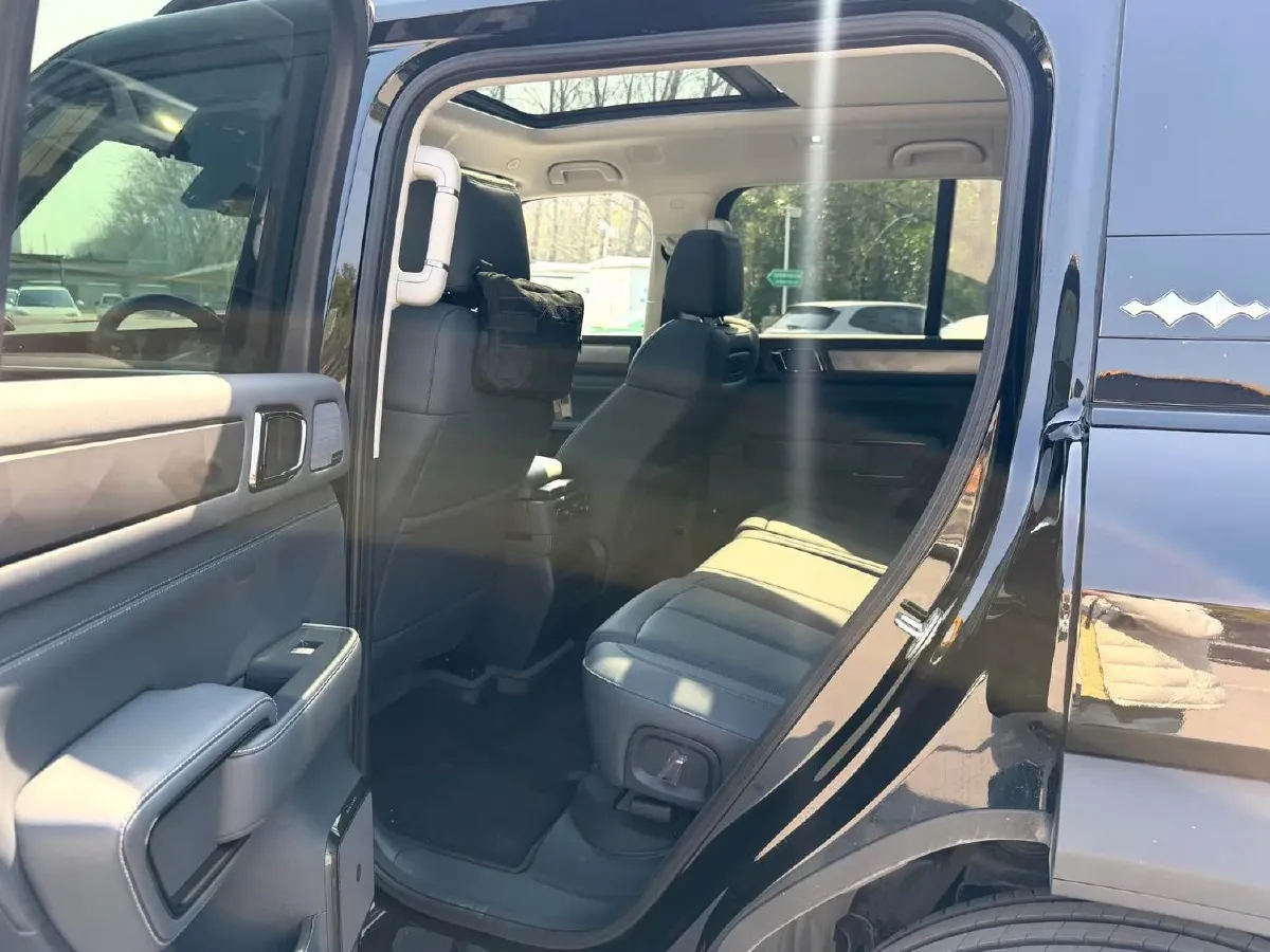 2026 AITO AITO M7 REEV 160HP REEV,autocango,china used car exporter,china ev exporter,chinese used car exporter,chinese used ev exporter