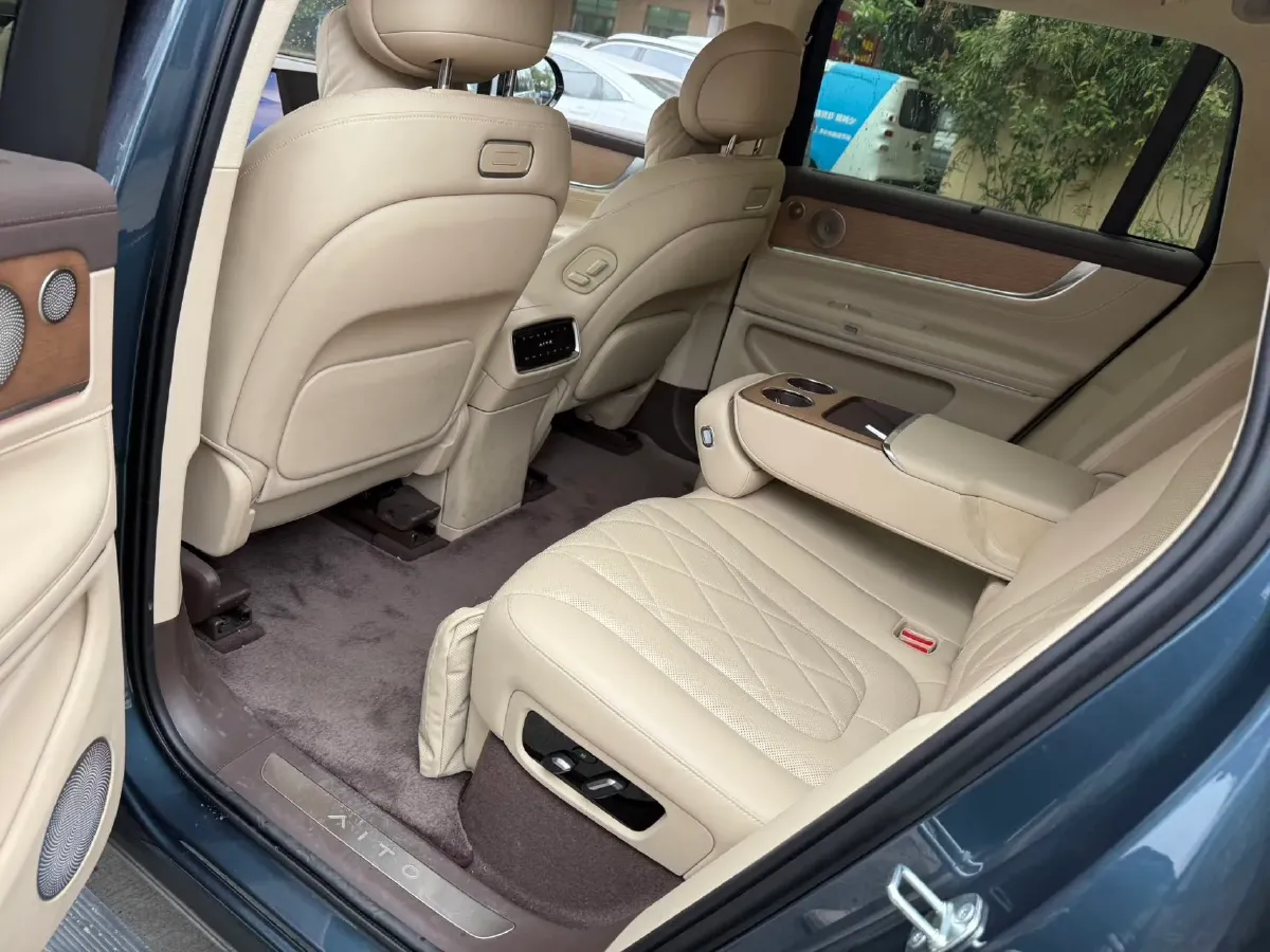 2024 AITO AITO M9 1.5T 152HP L4 REEV 42KWH,autocango,china used car exporter,china ev exporter,chinese used car exporter,chinese used ev exporter