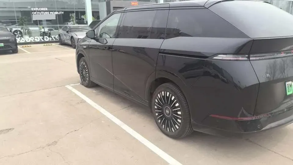 2025 Xpeng X9 BEV,autocango,china used car exporter,china ev exporter,chinese used car exporter,chinese used ev exporter