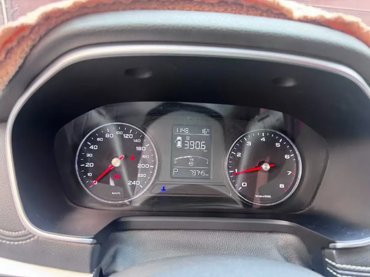 2019 Roewe i6 1.5T 169HP L4 7DCT,autocango,china used car exporter,china ev exporter,chinese used car exporter,chinese used ev exporter