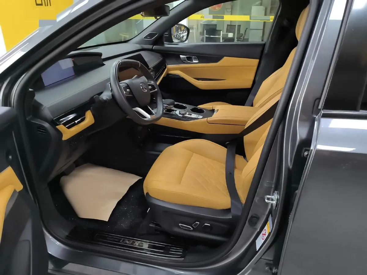 2021 ChangAn UNI-K 2.0T 233HP L4 8AT,autocango,china used car exporter,china ev exporter,chinese used car exporter,chinese used ev exporter