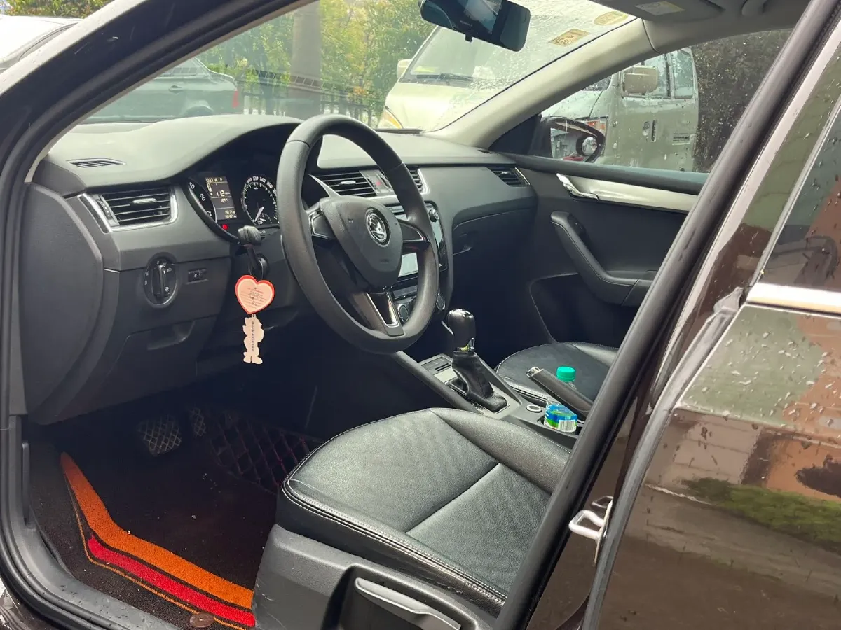 2018 Skoda Octavia 1.2T 116HP L4 7DCT,autocango,china used car exporter,china ev exporter,chinese used car exporter,chinese used ev exporter