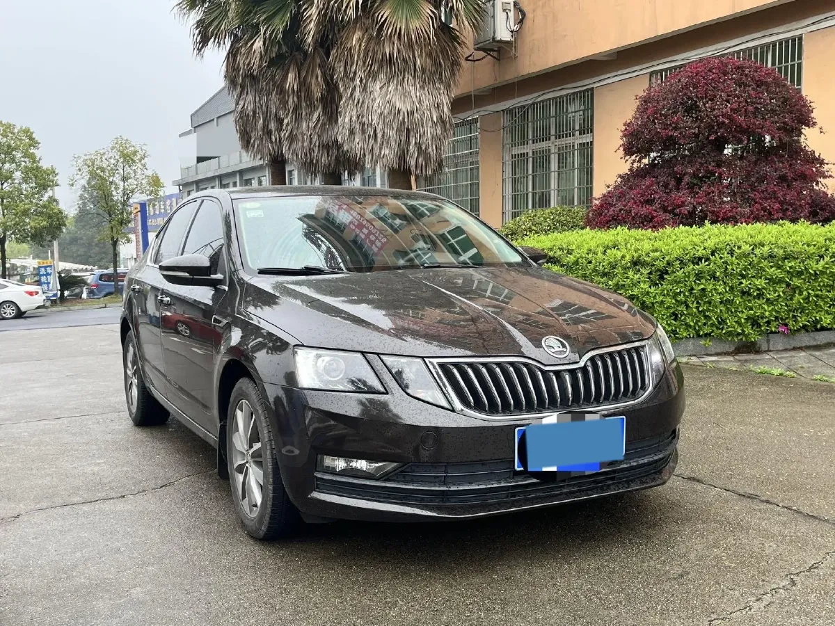 2018 Skoda Octavia 1.2T 116HP L4 7DCT,autocango,china used car exporter,china ev exporter,chinese used car exporter,chinese used ev exporter