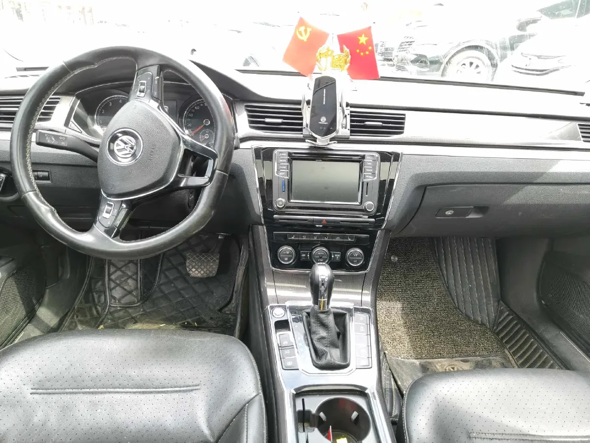 2017 Volkswagen Passat 1.8T 180HP L4 7DCT,autocango,china used car exporter,china ev exporter,chinese used car exporter,chinese used ev exporter