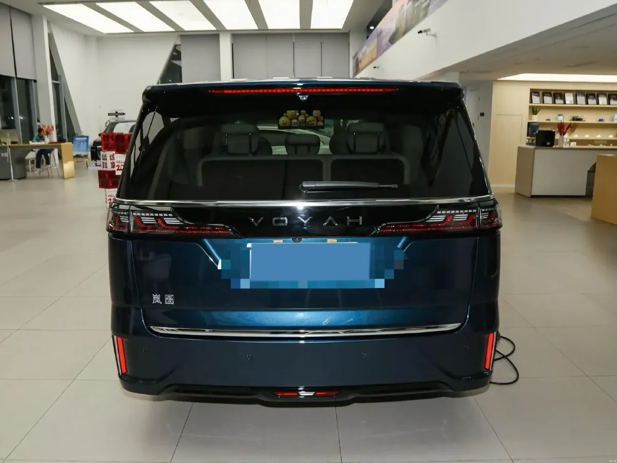 2025 Voyah Dream 1.5T 150HP L4 PHEV 41.7KWH,autocango,china used car exporter,china ev exporter,chinese used car exporter,chinese used ev exporter