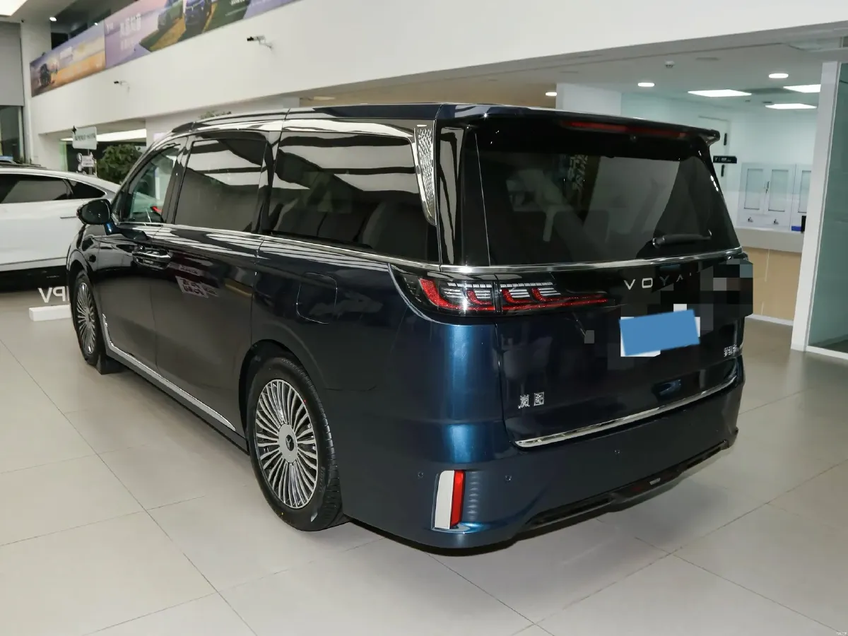 2025 Voyah Dream 1.5T 150HP L4 PHEV 41.7KWH,autocango,china used car exporter,china ev exporter,chinese used car exporter,chinese used ev exporter