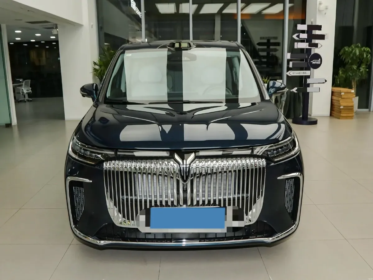 2025 Voyah Dream 1.5T 150HP L4 PHEV 41.7KWH,autocango,china used car exporter,china ev exporter,chinese used car exporter,chinese used ev exporter