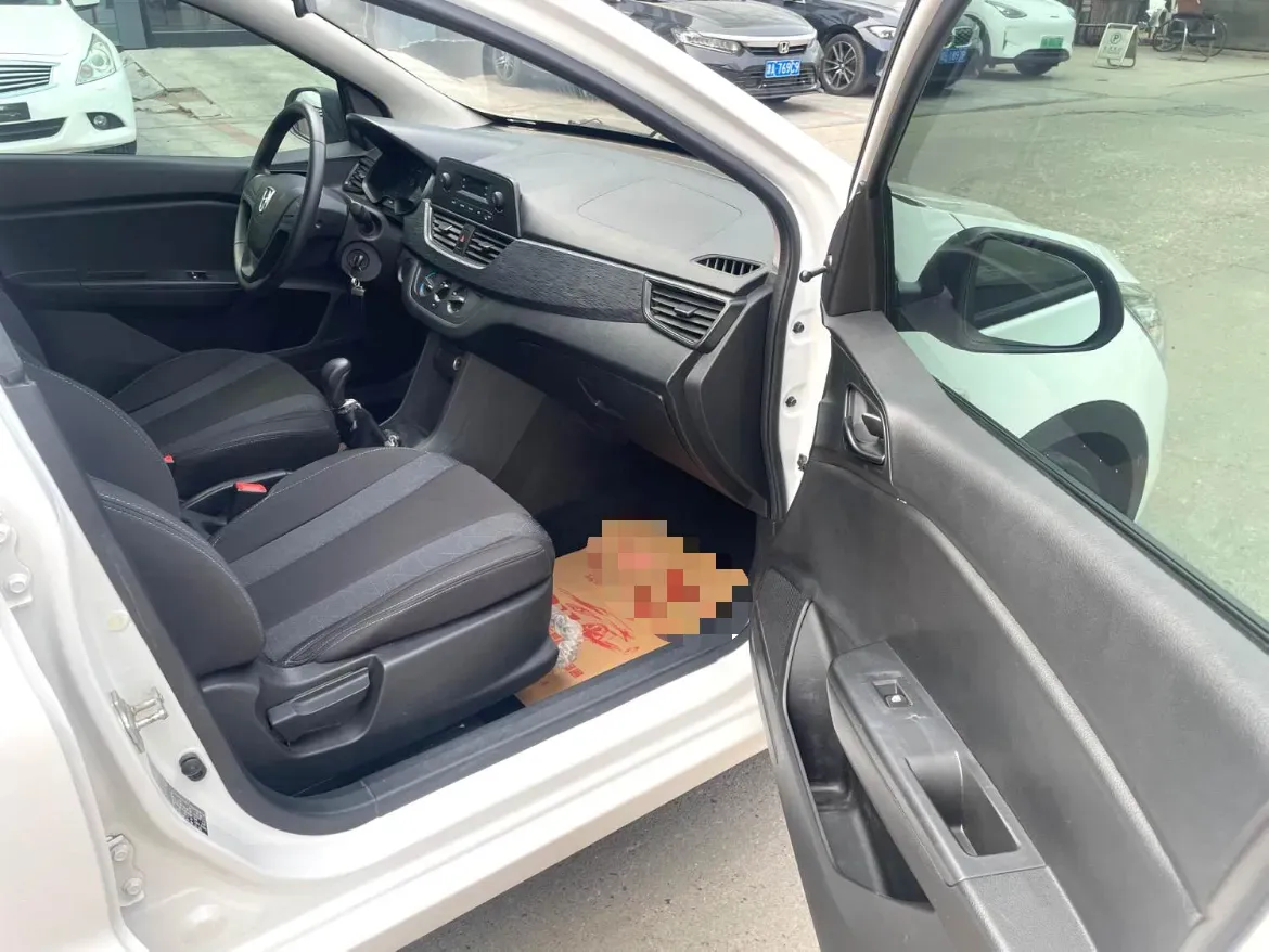 2017 BaoJun 310W 1.2L 82HP L4 6MT,autocango,china used car exporter,china ev exporter,chinese used car exporter,chinese used ev exporter