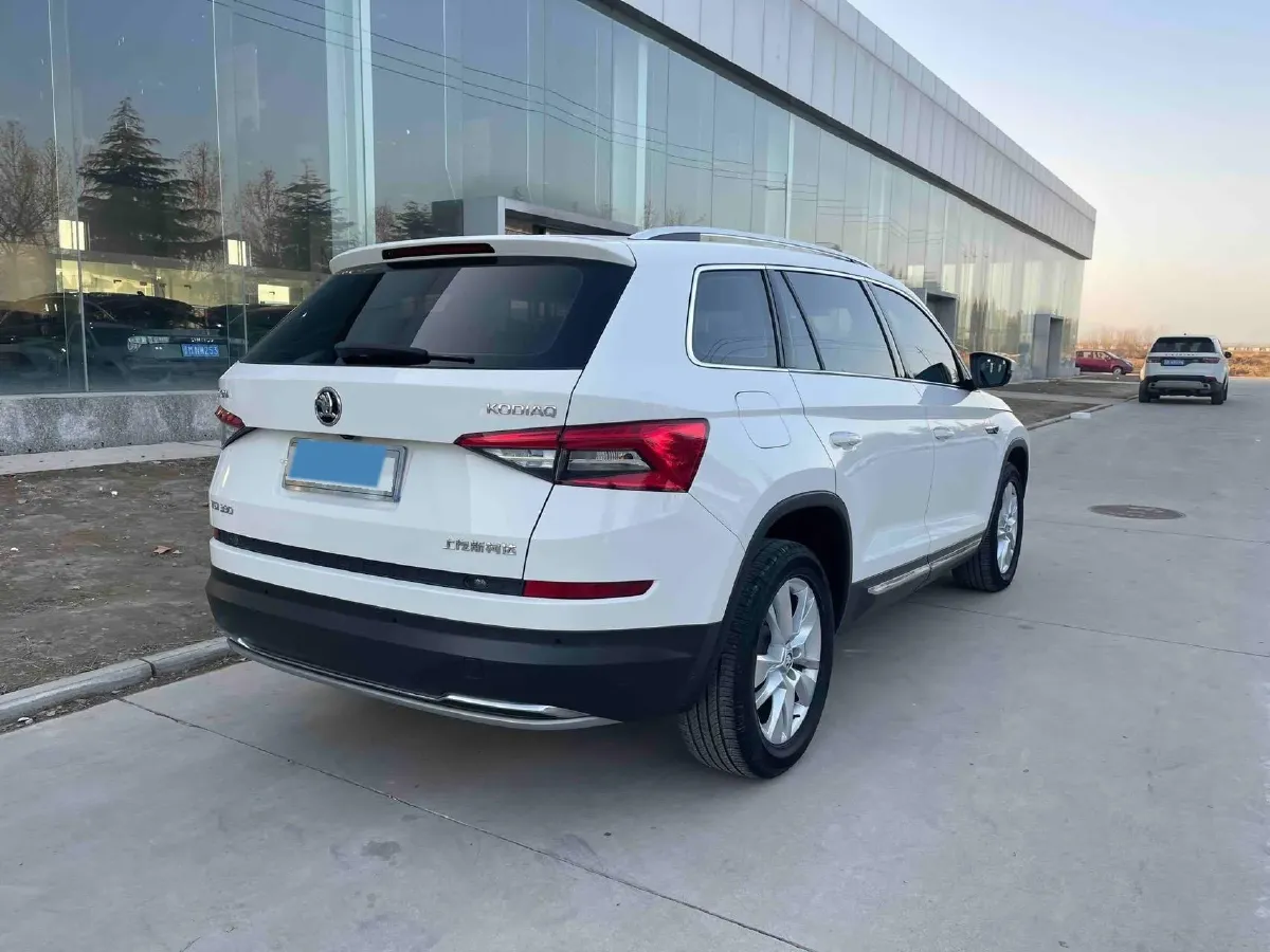 2018 Skoda Kodiak 2.0T 186HP L4 7DCT,autocango,china used car exporter,china ev exporter,chinese used car exporter,chinese used ev exporter