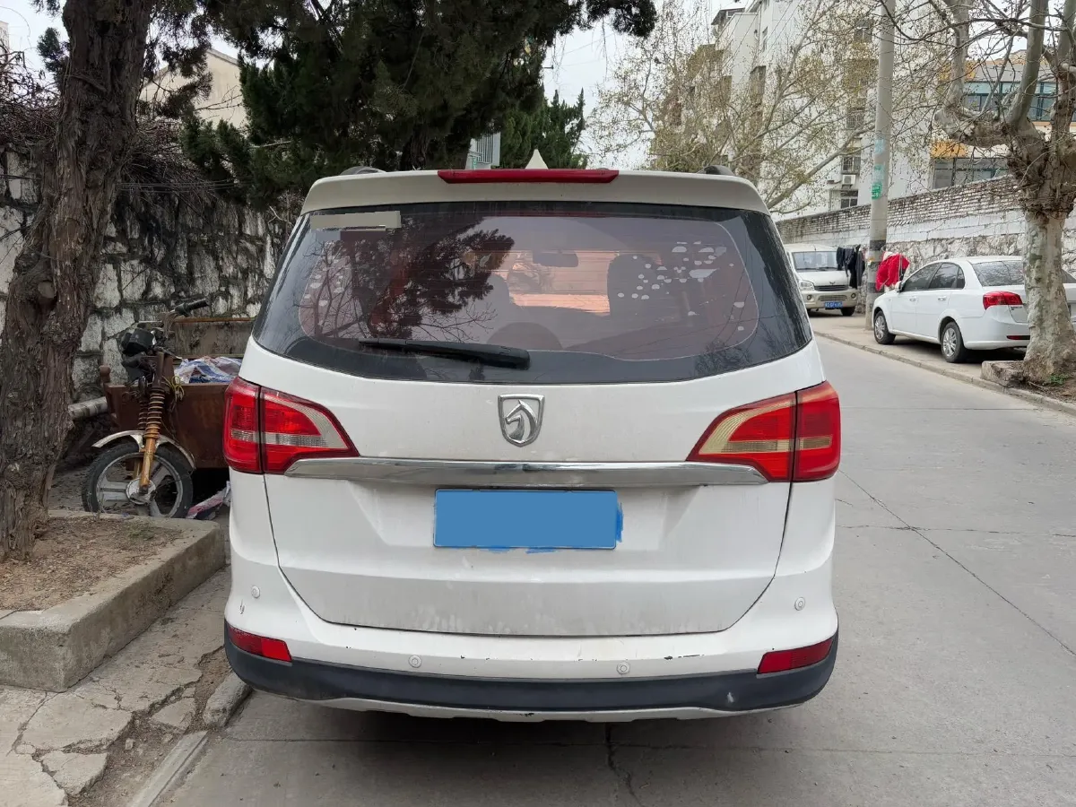 2016 BaoJun 560 1.5T 150HP L4 6MT,autocango,china used car exporter,china ev exporter,chinese used car exporter,chinese used ev exporter