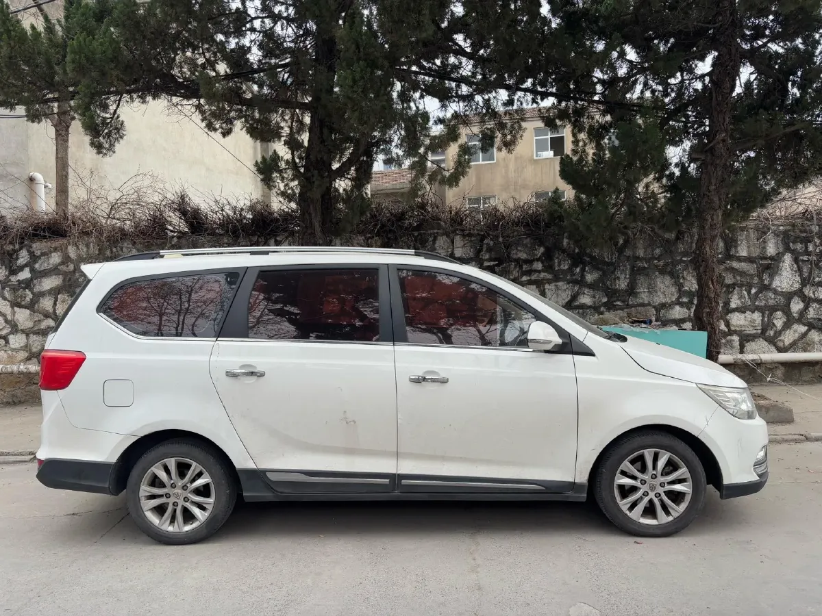 2016 BaoJun 560 1.5T 150HP L4 6MT,autocango,china used car exporter,china ev exporter,chinese used car exporter,chinese used ev exporter