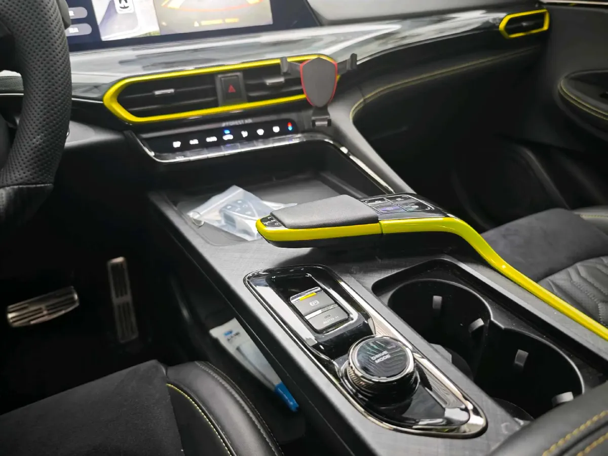 2022 ChangAn UNI-T 1.5T 188HP L4 7DCT,autocango,china used car exporter,china ev exporter,chinese used car exporter,chinese used ev exporter