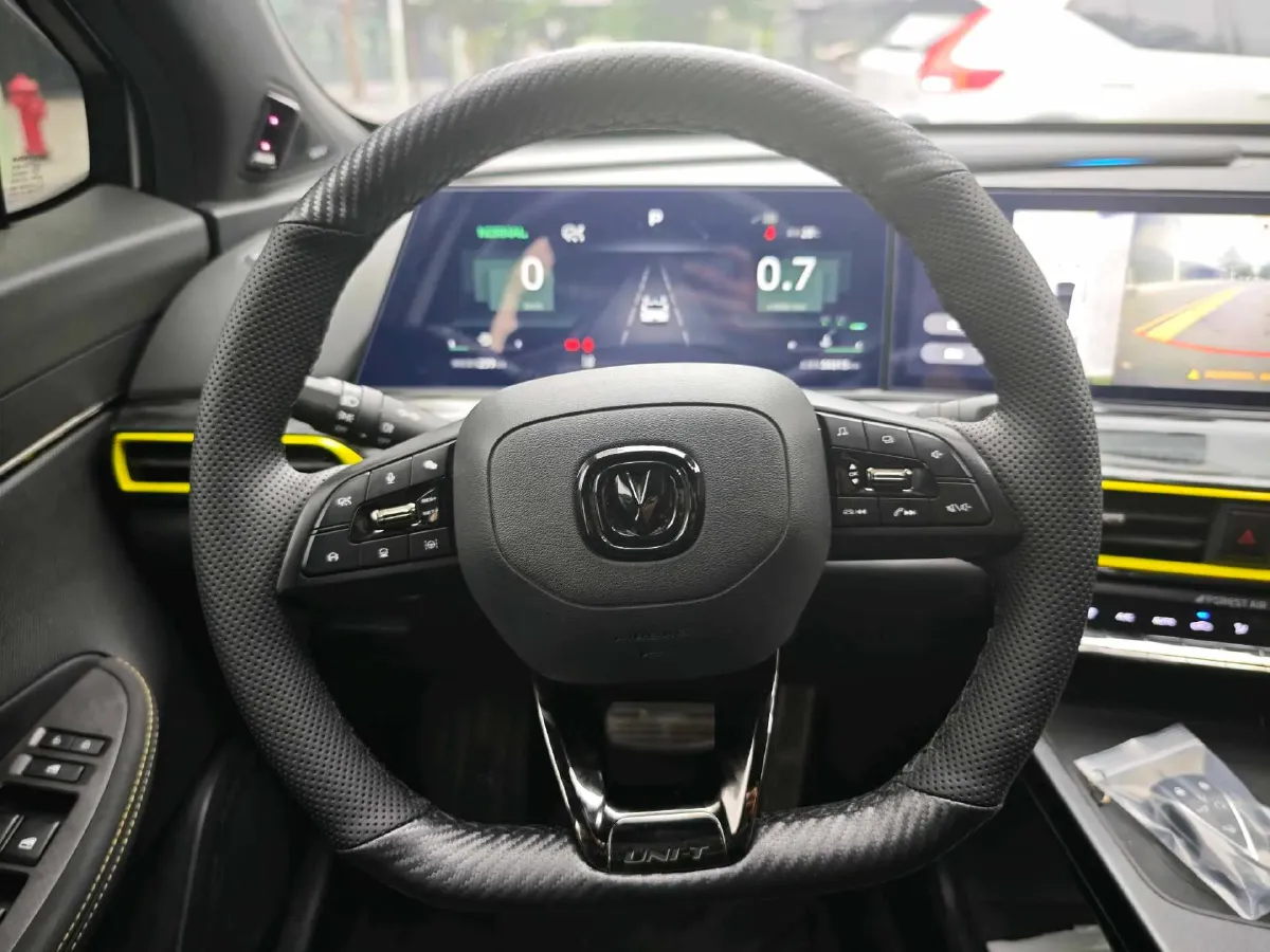 2022 ChangAn UNI-T 1.5T 188HP L4 7DCT,autocango,china used car exporter,china ev exporter,chinese used car exporter,chinese used ev exporter